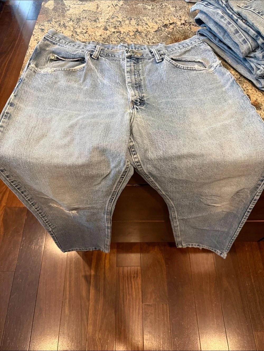 4 pairs of Men’s size 36x30-31ish Wrangler Denim Jeans - see notes